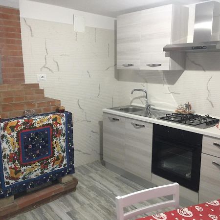 לינה וארוחת בוקר לוצ'רה Casa Rosy מראה חיצוני תמונה
