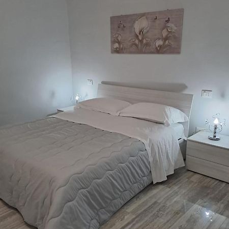 לינה וארוחת בוקר לוצ'רה Casa Rosy מראה חיצוני תמונה